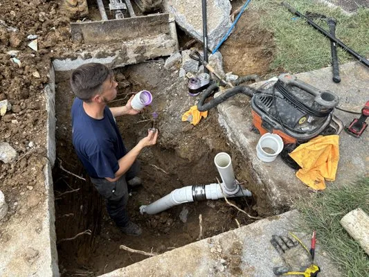 100 Percent Plumbing Logo