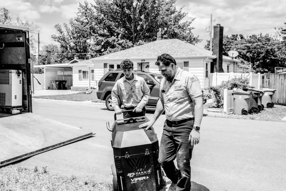 Slide of 1005 Commercial Way