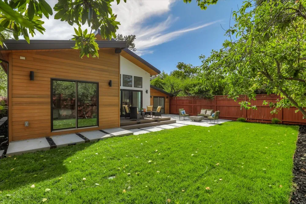 Slide of 2 Fast Construction