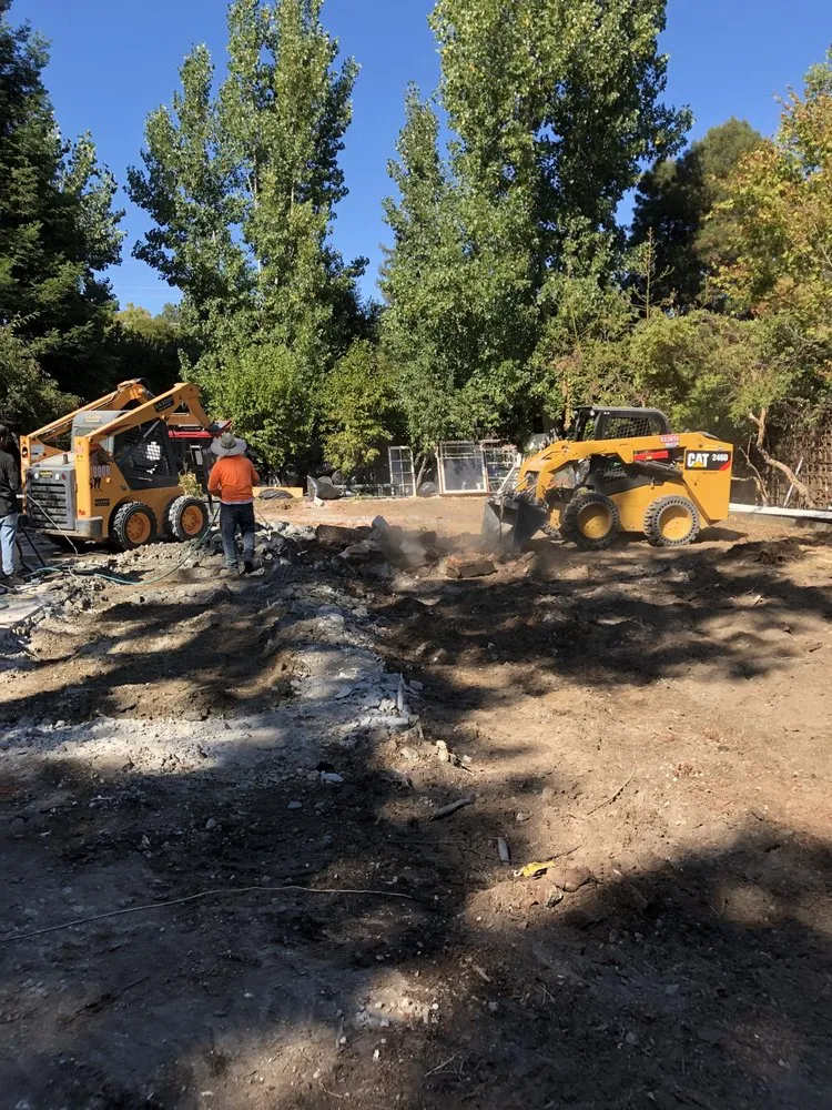 Slide of 2 Fast Construction