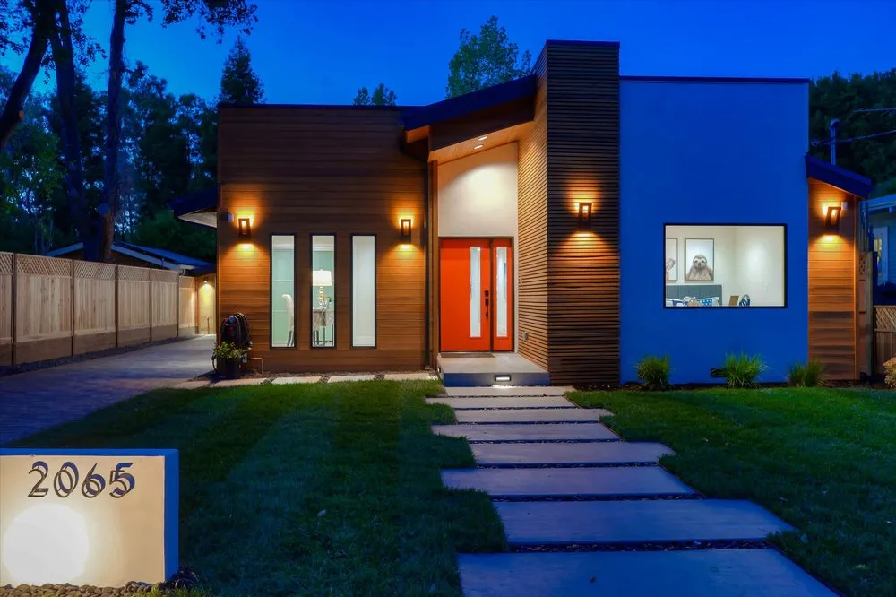 Slide of 2 Fast Construction