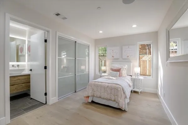 2 Fast Construction Logo