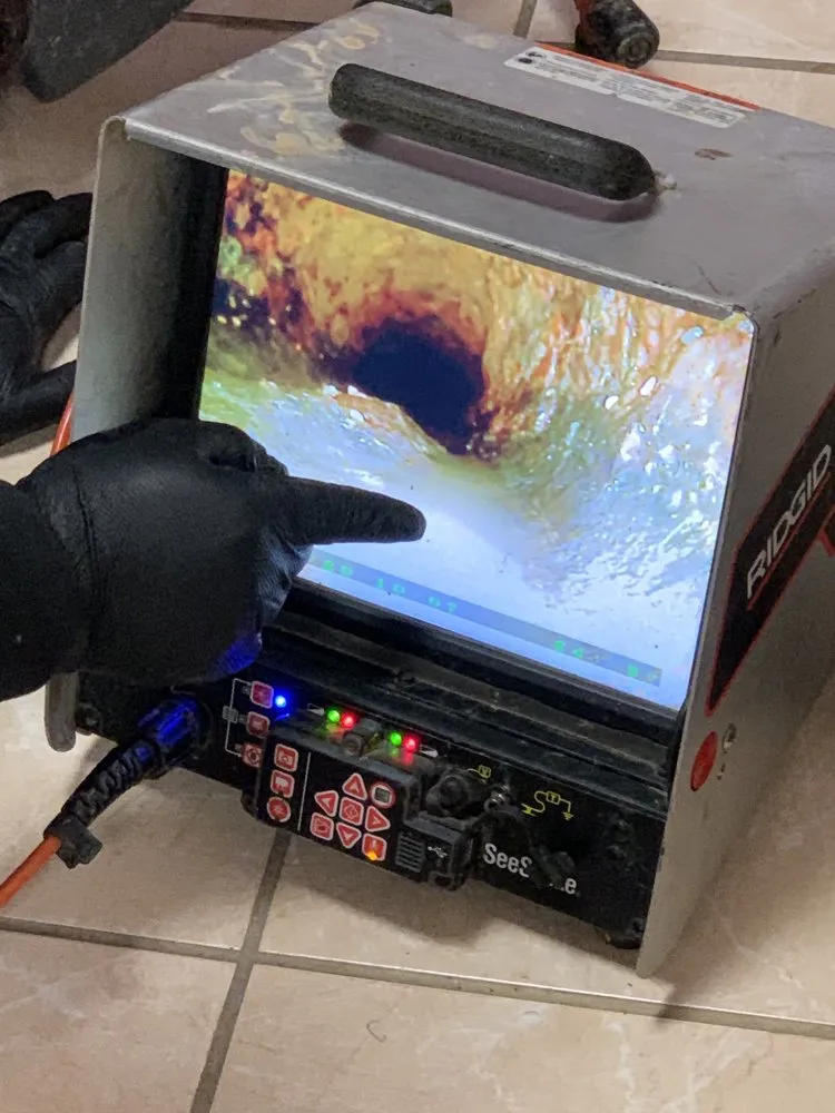 Slide of 24/7 Grease Trap & Services