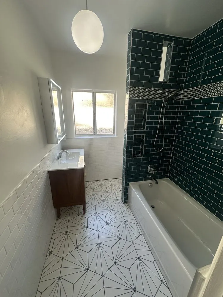 Slide of 3 Nails Contracting