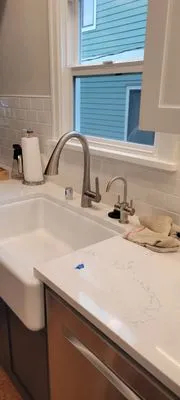 5 Corners Plumbing Logo