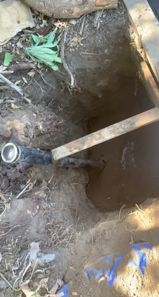 Slide of 818 Jays Plumbing