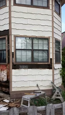 A Home Maintenance And Repair Logo