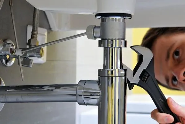 AAA Plumbing & Solar Logo