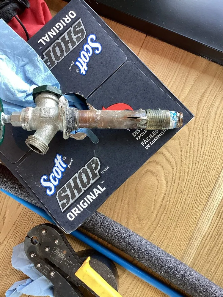 Emergency pipe repair for homes in Austin, TX by Abacus Plumbing, Air Conditioning & Electrical