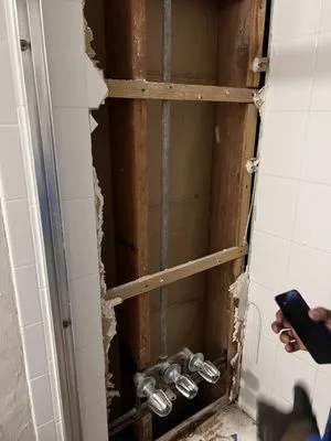 AG PLUMBING H20 & GAS CH4 Logo