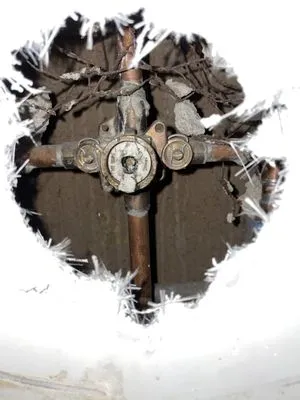 Aguirres Handyman Services Logo