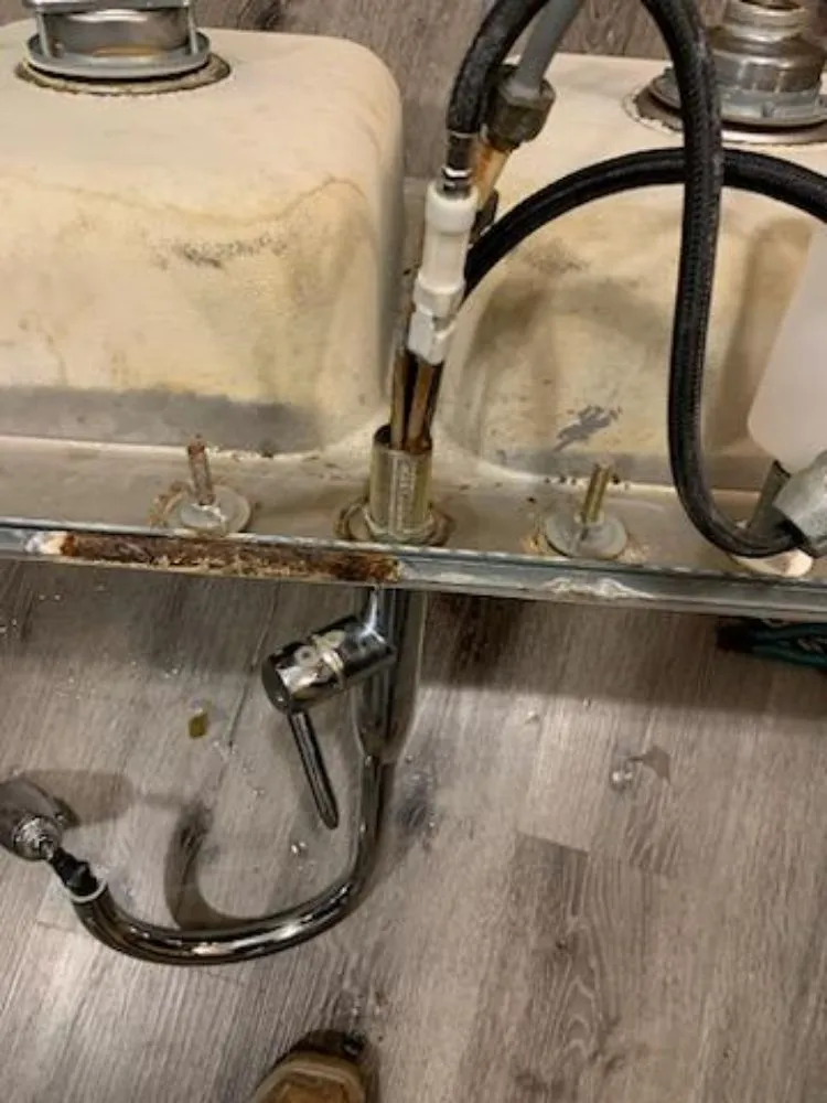 Reliable plumbing repair experts serving Indianapolis, IN - Aguivel Construction