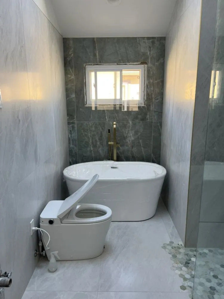 Slide of A&I Mechanical