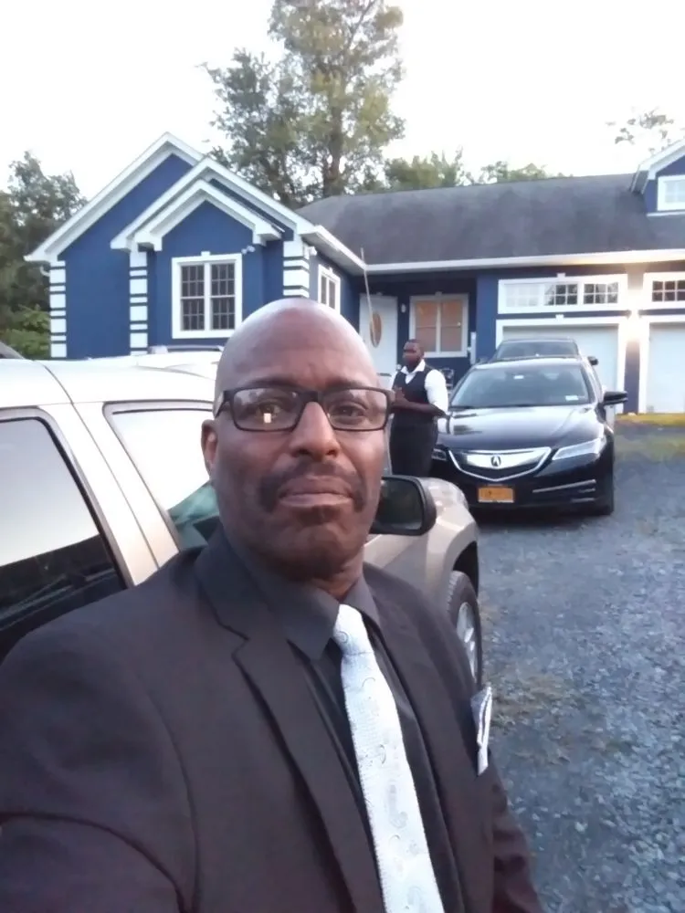 Slide of Akiidaitt Noiis and son