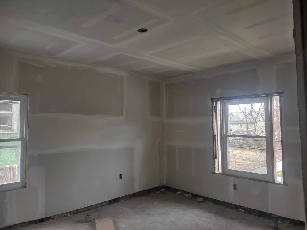 Slide of Aldana Tiles Construccion