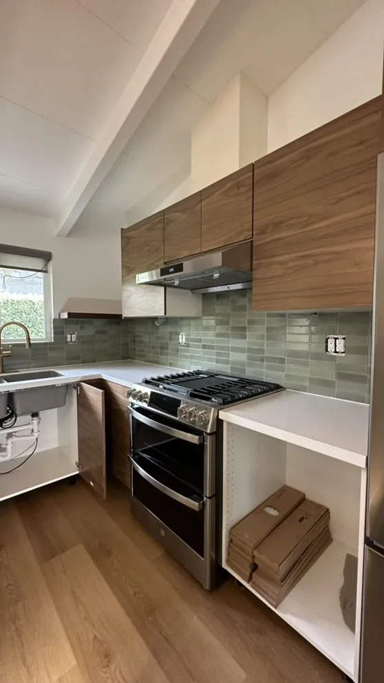 Slide of Aleksandr Lloyd