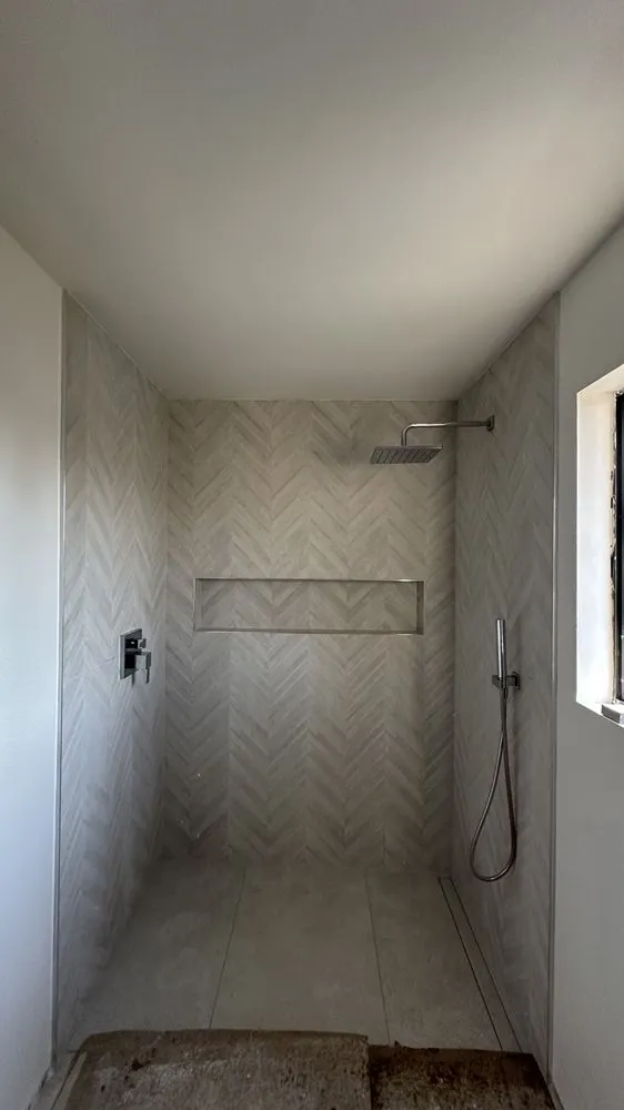 Slide of Aleksandr Lloyd