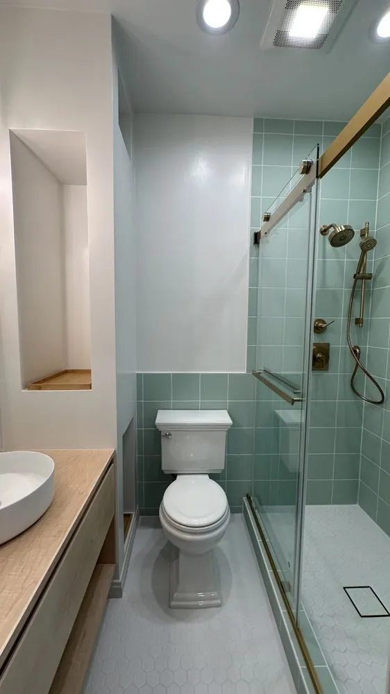 Slide of Aleksandr Lloyd