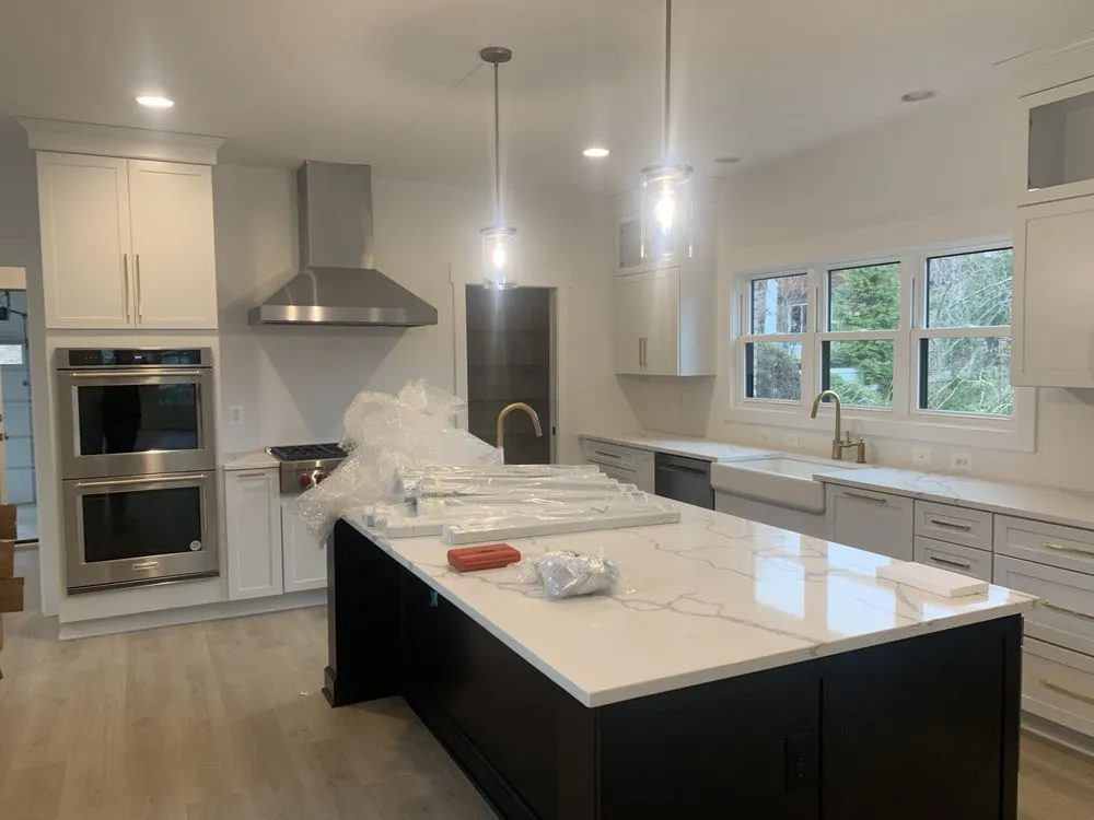 Slide of Ali Handyman