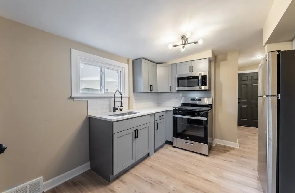 Slide of Alpha HandyWorks