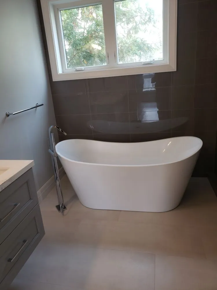 Slide of Alvarez Plumbing