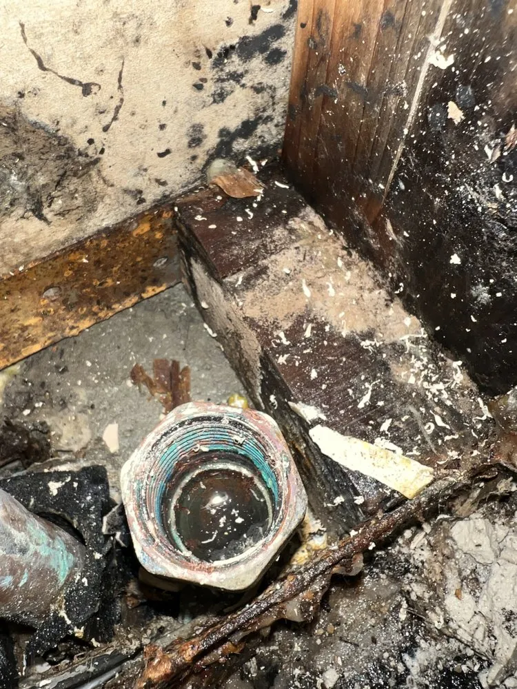 Slide of AM Handyman