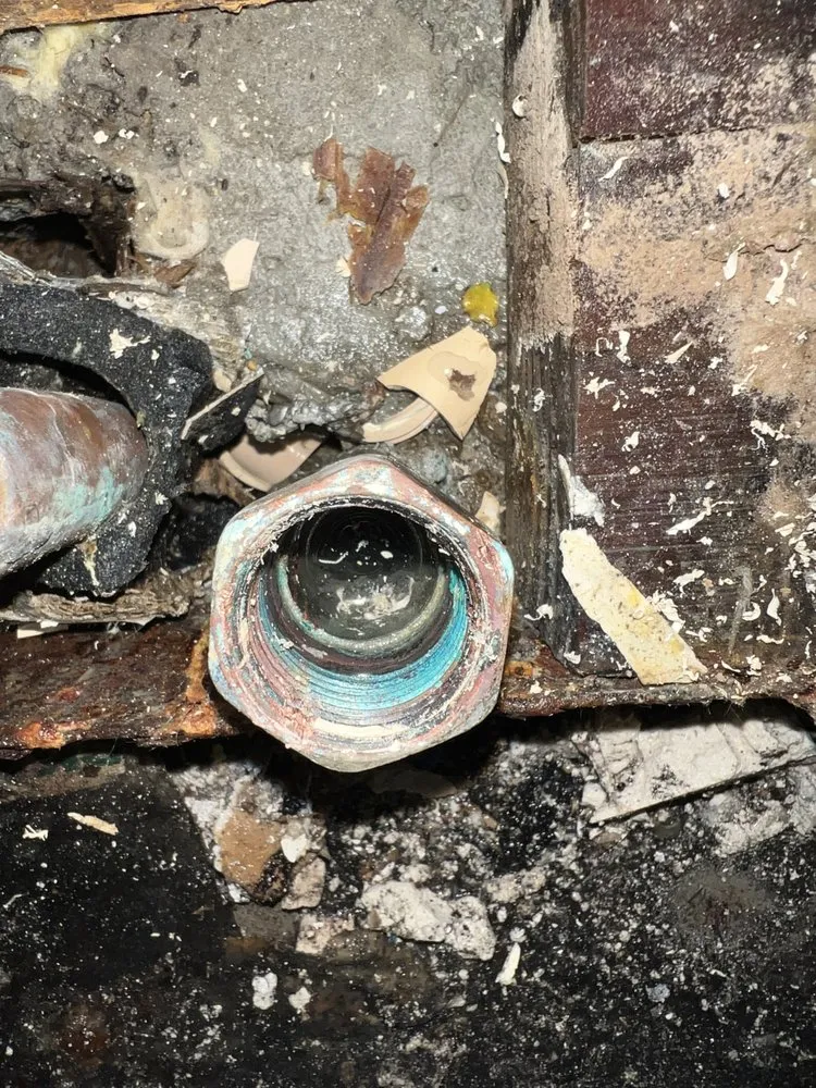 Slide of AM Handyman