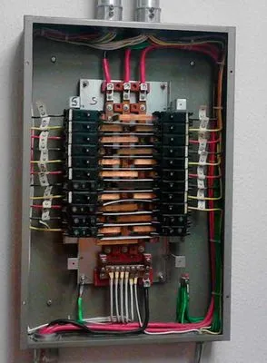 American Master Lines Logo