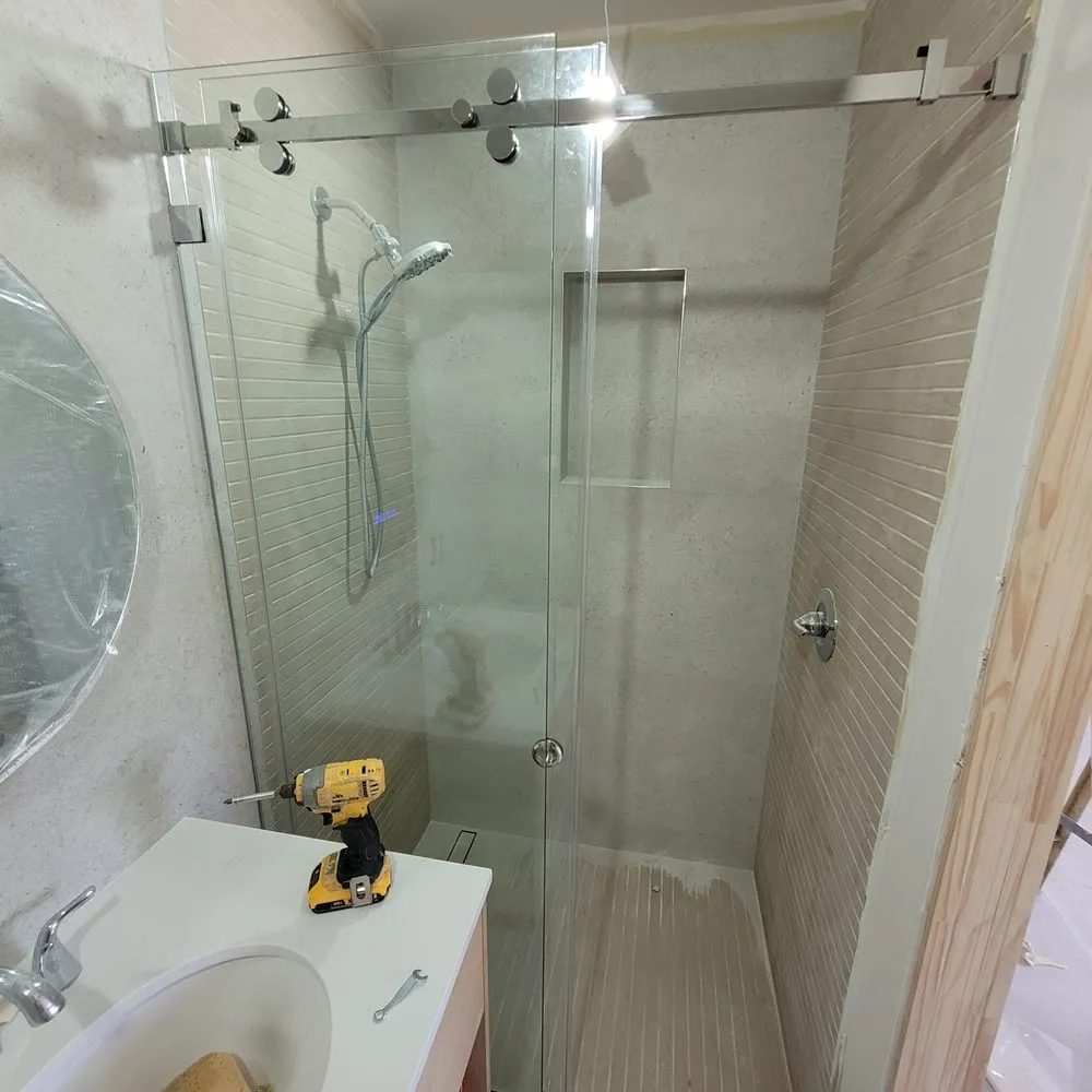 Slide of Amet Services