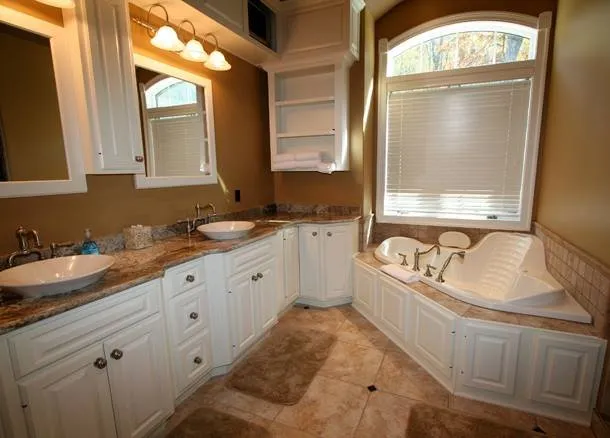 Slide of Andrassy Construction