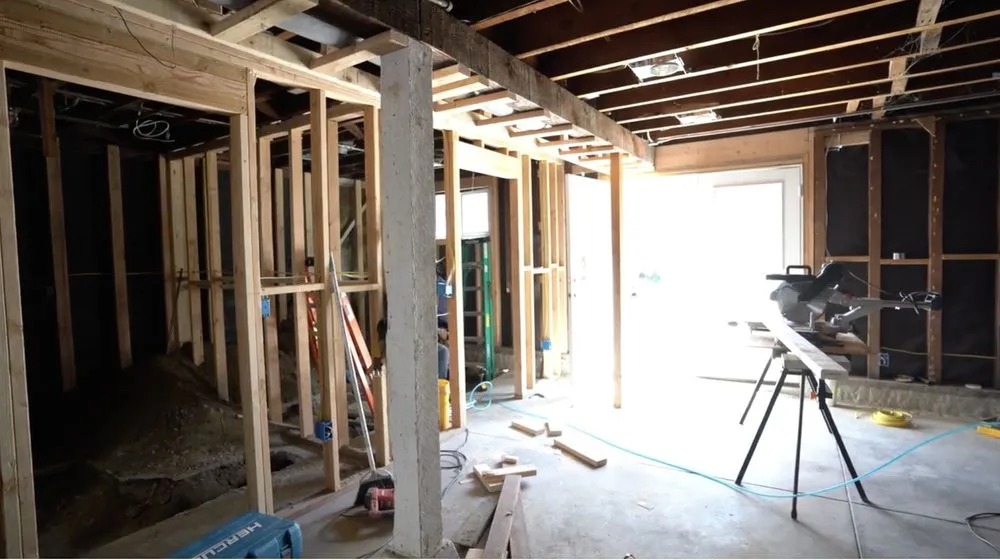 Slide of Apele Builders