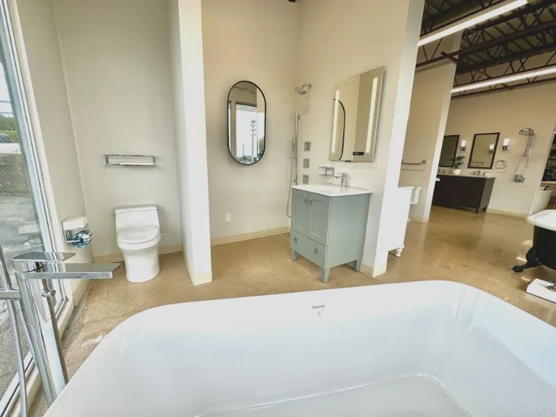 Slide of Apex Supply Company - Fort Worth