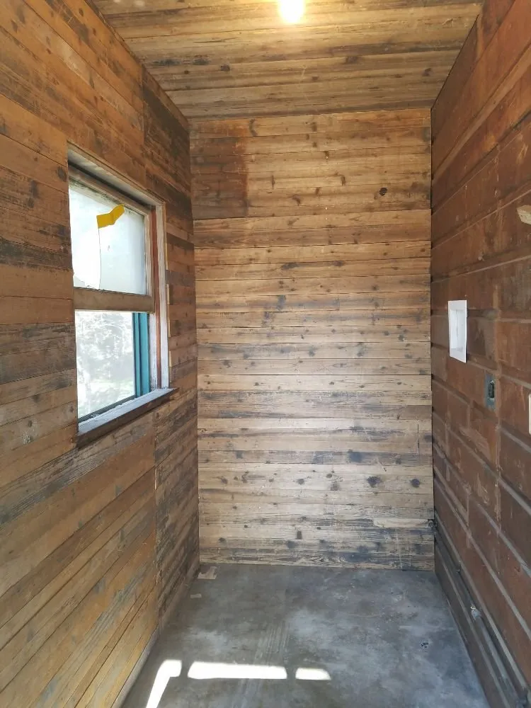 Slide of Apolonio General Construction