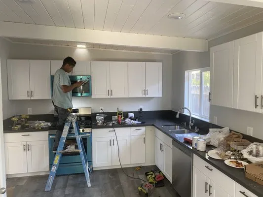 Aps Remodeling And Construction Logo