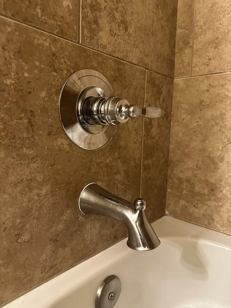 Trusted water heater service experts serving Phoenix, AZ - Aqua Plumbing Services