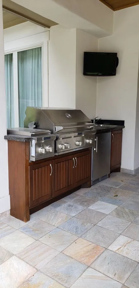 Slide of Armando's Handyman & Remodeling Services