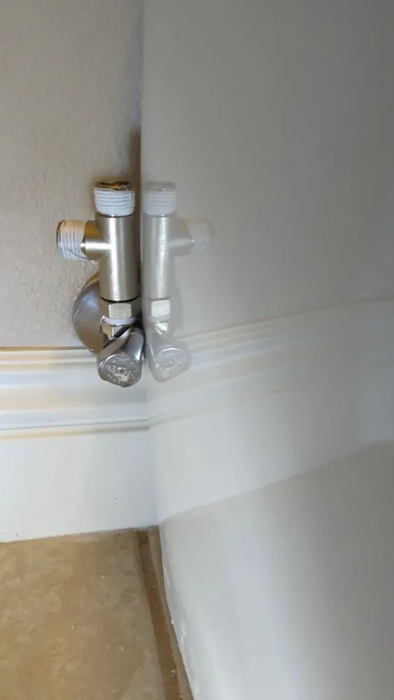 Slide of Arturo The Handyman Repairs