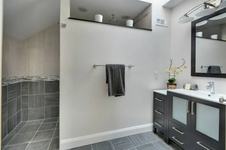 Slide of Astute General Contracting LLC