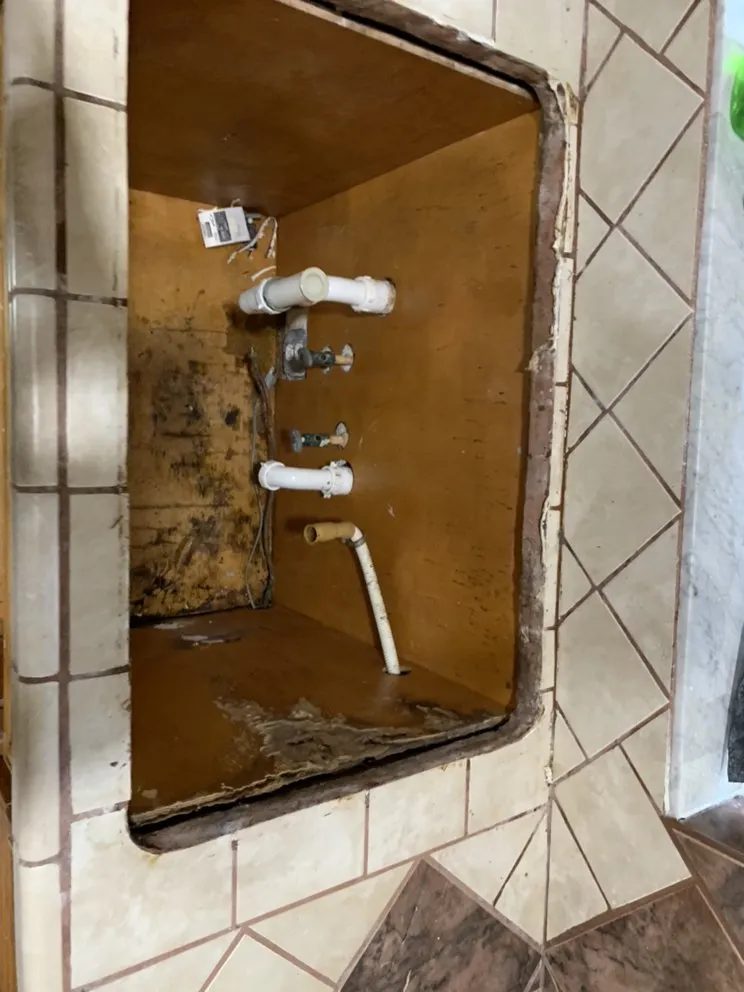 Slide of Bahama Breeze Plumbing