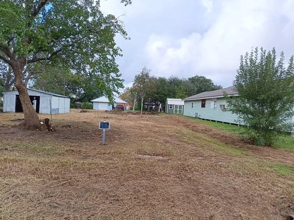 Slide of Bam Lawncare