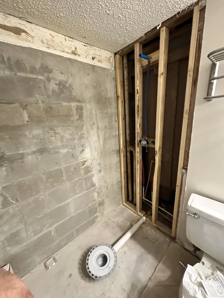 Slide of Bama's Best Maintenance  & repair