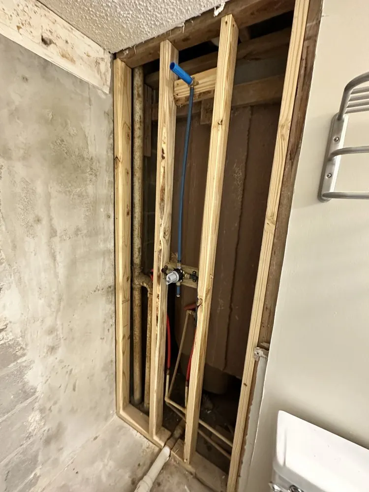 Slide of Bama's Best Maintenance  & repair