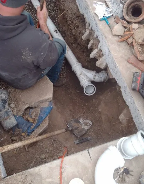 Slide of B&e Rooter and Plumbing