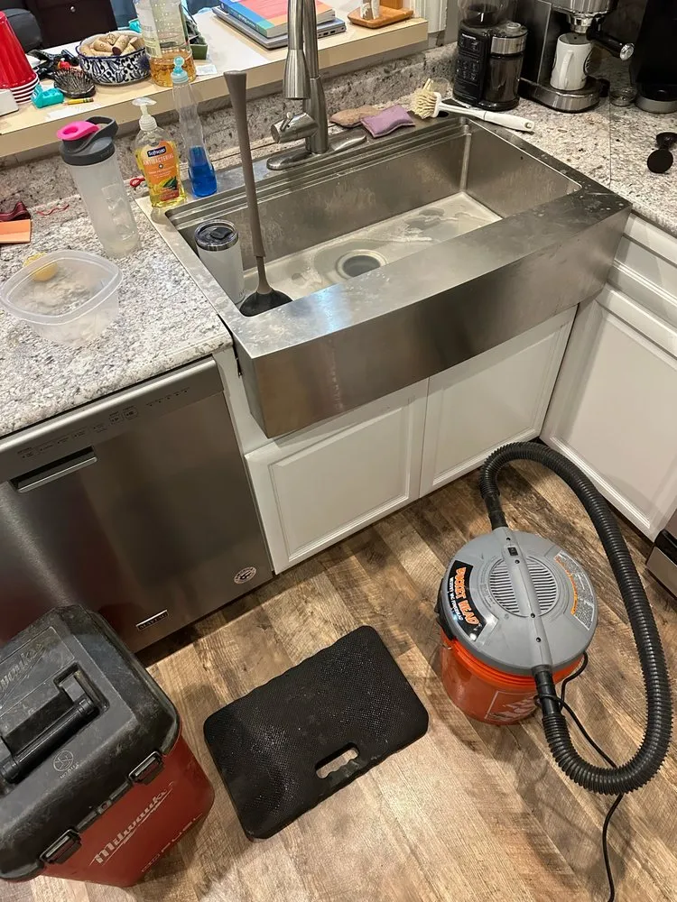 Slide of Bee Quick Plumbing & Sewer