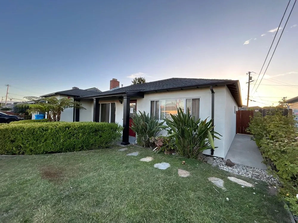 Slide of Benavides Construction