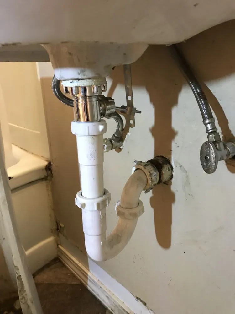 Emergency plumbing repair for homes in Village Of Four Seasons, MO by Bend At The Lake Plumbing