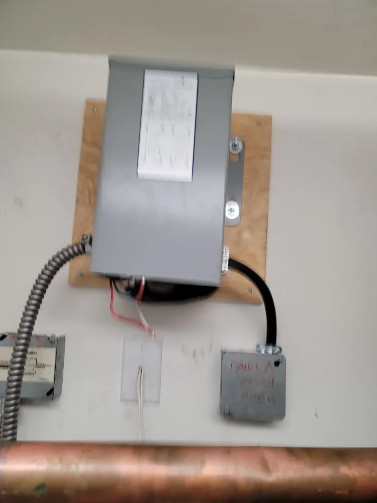 Slide of Bernal Handyman