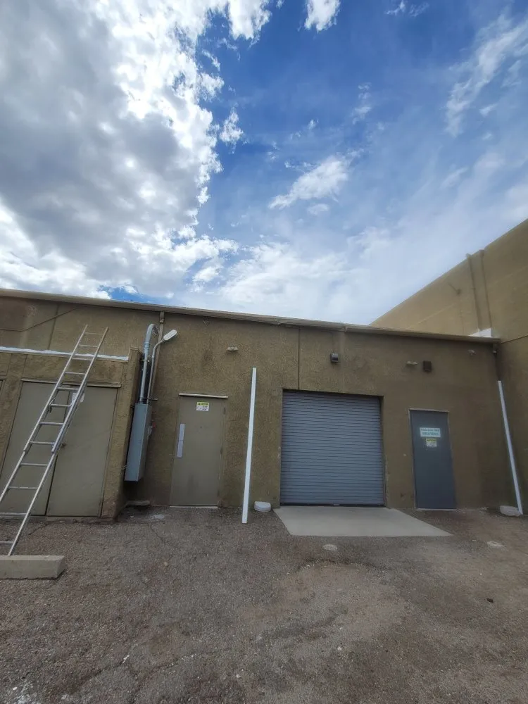 Slide of Bernal Handyman