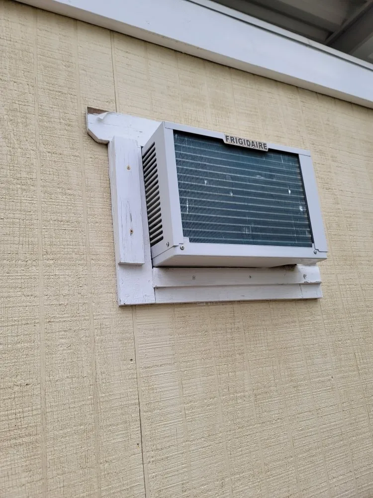 Slide of Bernal Handyman