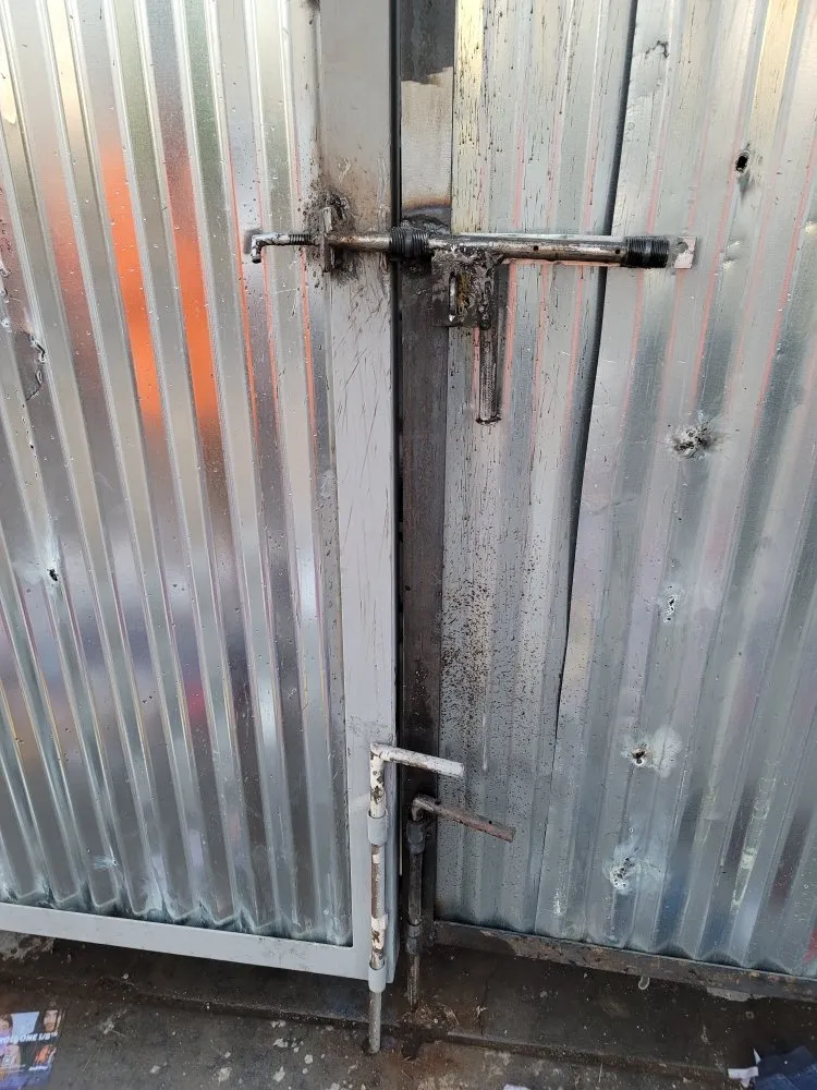 Slide of Bernal Handyman